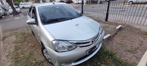 TOYOTA ETIOS 1.5 X SEDAN 16V FLEX 4P AUTOMÁTICO TOYOTA ETIOS 1.5 X SEDAN 16V FLEX 4P AUTOMÁTICO